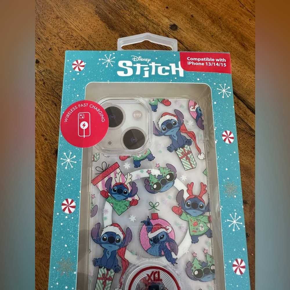 Disney Holiday Stitch‎ iPhone 13/14/15 case NIB - Picture 2 of 3